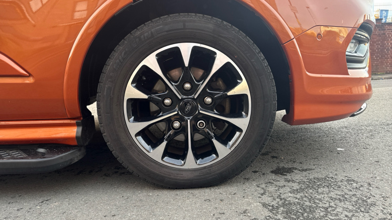 Ford Tourneo Custom Transit Custom Tourneo L1 Diesel Fwd 2.0 EcoBlue 185ps L/R 8 Seater Sport Auto